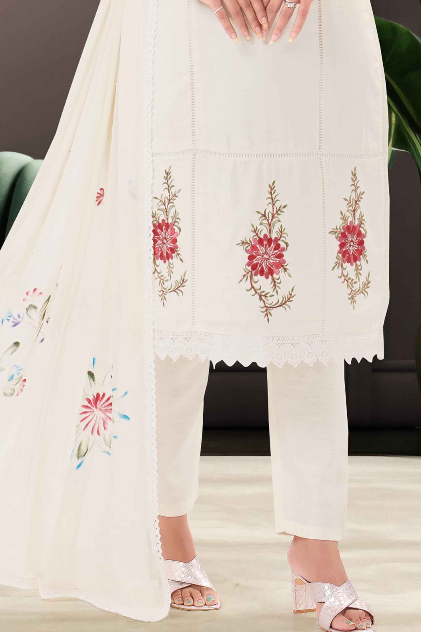Off White Embroidered Kurti Set with Floral Dupatta